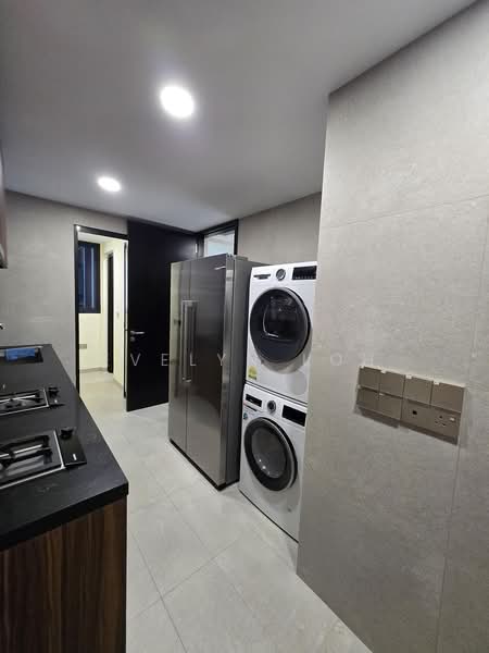 Pullman Residences, 18 Dunearn Road, 3 Bedrooms, 1,163 sqft, Condominium For Rent, by Evelyn Loh, 500177768 - Kitchen - PropertyGuru.com.sg