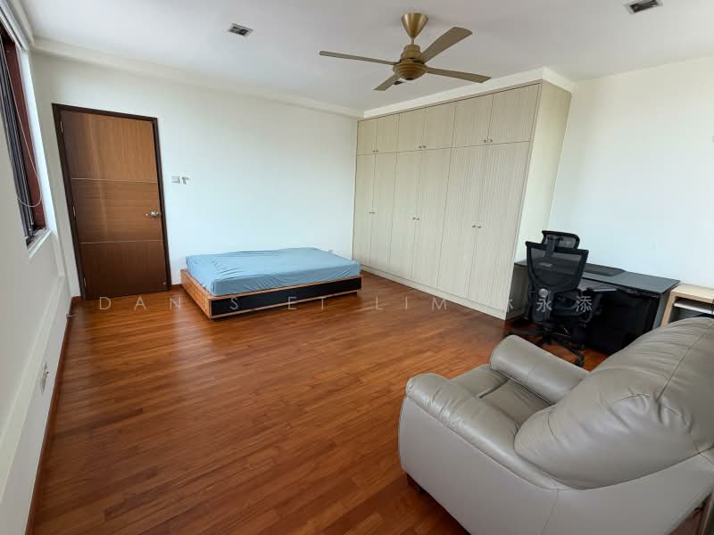 Phillips Avenue, Phillips Avenue, 6 Bedrooms, 4,329 sqft, Semi-Detached House For Sale, by Danis ET Lim 林永添, 500177774 - Bedroom - PropertyGuru.com.sg