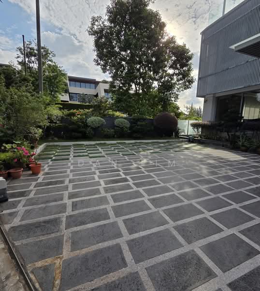 Serangoon Garden Estate, Bloxhome Drive, 7 Bedrooms, 13,000 sqft, Bungalow House For Sale, by Dan Lim, 500177778 - Exterior - PropertyGuru.com.sg