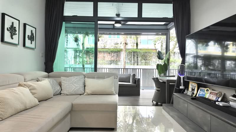 Rosewood Suites, 67 Rosewood Drive, 3 Bedrooms, 1,206 sqft, Condominium For Sale, by Queen Sie, 500177838 - Living Room - PropertyGuru.com.sg