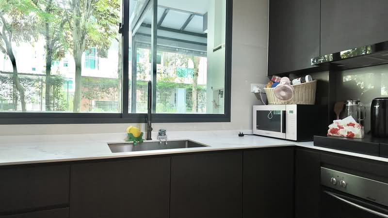 Rosewood Suites, 67 Rosewood Drive, 3 Bedrooms, 1,206 sqft, Condominium For Sale, by Queen Sie, 500177838 - Kitchen - PropertyGuru.com.sg