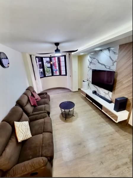 339A Sembawang Close, 339A Sembawang Close, 4 Bedrooms, 1,227 sqft, HDB Flat For Sale, by Jeslyn Lim 林瑞香, 500177855 - Living Room - PropertyGuru.com.sg