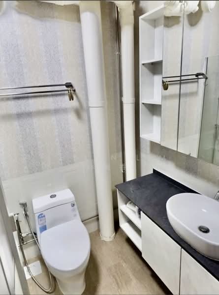 339A Sembawang Close, 339A Sembawang Close, 4 Bedrooms, 1,227 sqft, HDB Flat For Sale, by Jeslyn Lim 林瑞香, 500177855 - Bathroom - PropertyGuru.com.sg