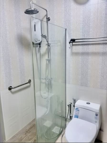 339A Sembawang Close, 339A Sembawang Close, 4 Bedrooms, 1,227 sqft, HDB Flat For Sale, by Jeslyn Lim 林瑞香, 500177855 - Bathroom - PropertyGuru.com.sg