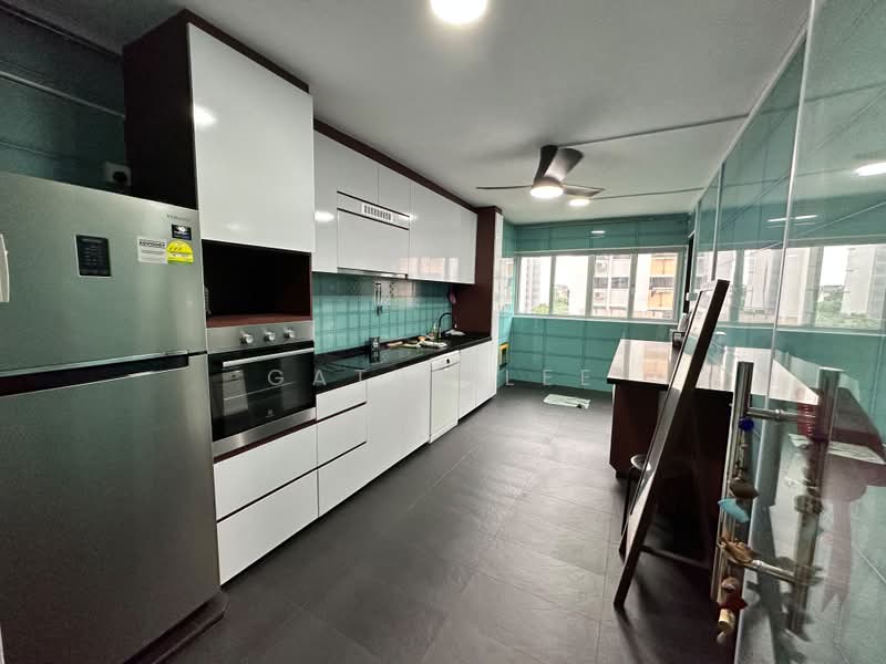 155 Hougang Street 11, 155 Hougang Street 11, 3 Bedrooms, 980 sqft, HDB Flat For Sale, by Gates Lee, 500177859 - Kitchen - PropertyGuru.com.sg