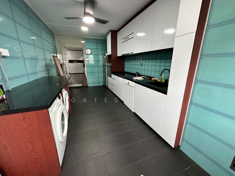 155 Hougang Street 11, 155 Hougang Street 11, 3 Bedrooms, 980 sqft, HDB Flat For Sale, by Gates Lee, 500177859 - Kitchen - PropertyGuru.com.sg