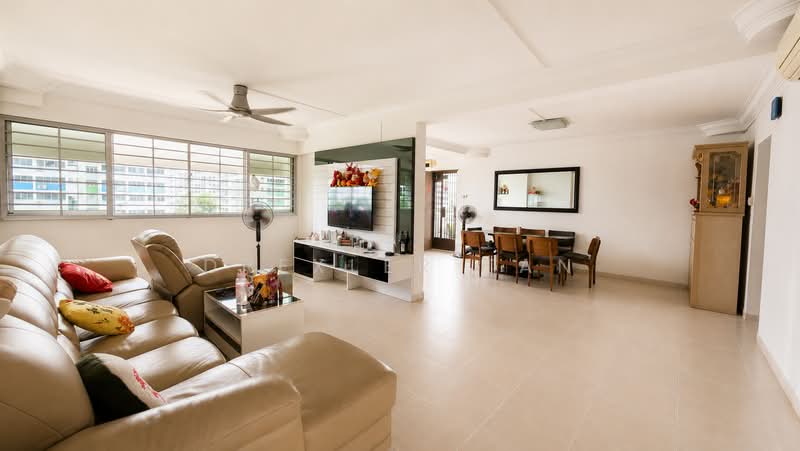 346 Yishun Avenue 11, 346 Yishun Avenue 11, 3 Bedrooms, 1,302 sqft, HDB Flat For Sale, by Drexler Tan, 500177876 - Living Room - PropertyGuru.com.sg