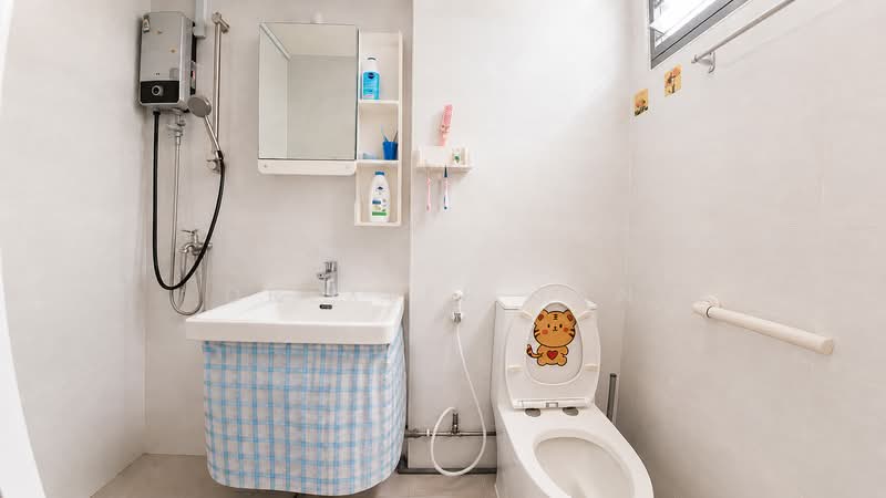 346 Yishun Avenue 11, 346 Yishun Avenue 11, 3 Bedrooms, 1,302 sqft, HDB Flat For Sale, by Drexler Tan, 500177876 - Master Bathroom - PropertyGuru.com.sg