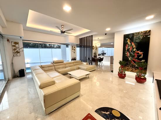Straits Gardens