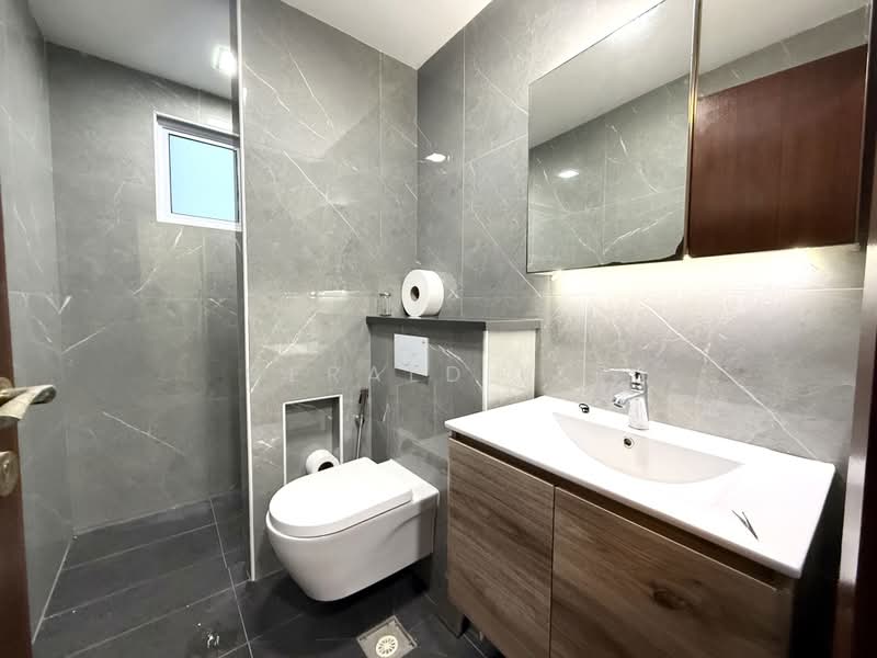 Straits Gardens, 1 Kandis Walk, 5 Bedrooms, 4,500 sqft, Corner Terrace For Sale, by Gerald Lee, 500177889 - Bathroom - PropertyGuru.com.sg