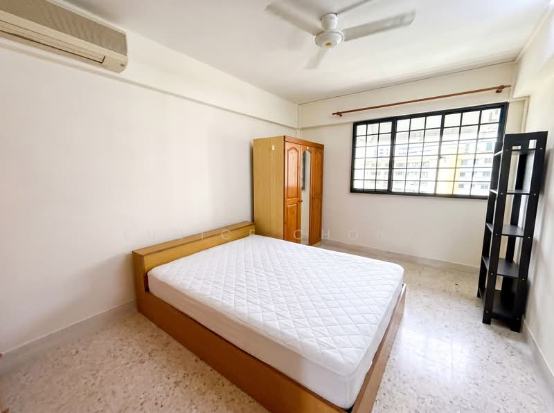640 Ang Mo Kio Avenue 6, 640 Ang Mo Kio Avenue 6, 3 Bedrooms, 980 sqft, HDB Flat For Sale, by Eunice Chong, 500177900 - Bedroom - PropertyGuru.com.sg
