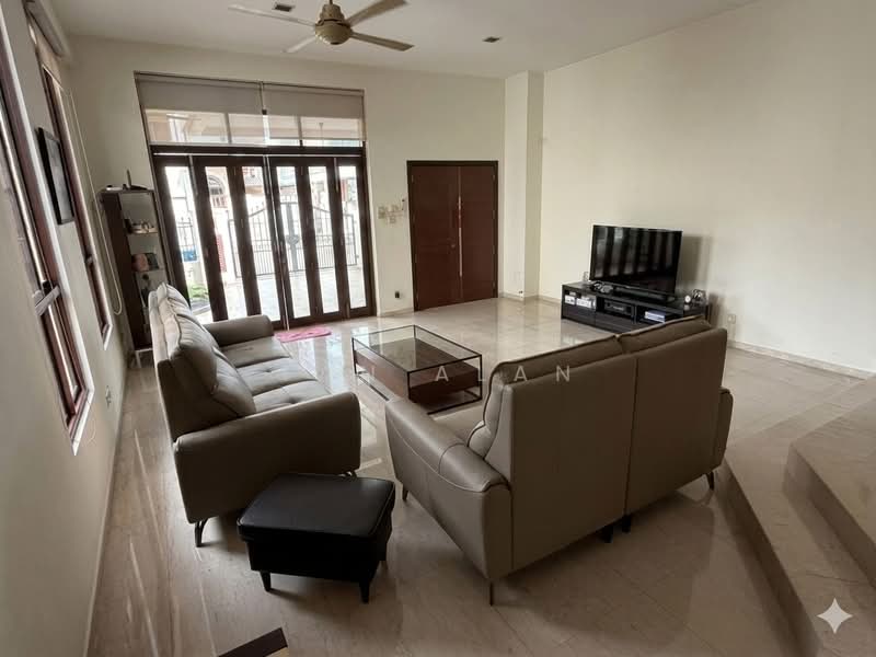 Phillips Ave|Rosth Rd min to Serangoon Gdns, , 6 Bedrooms, 4,325 sqft, Semi-Detached House For Sale, by Tan Alan, 500177912 - Living Room - PropertyGuru.com.sg