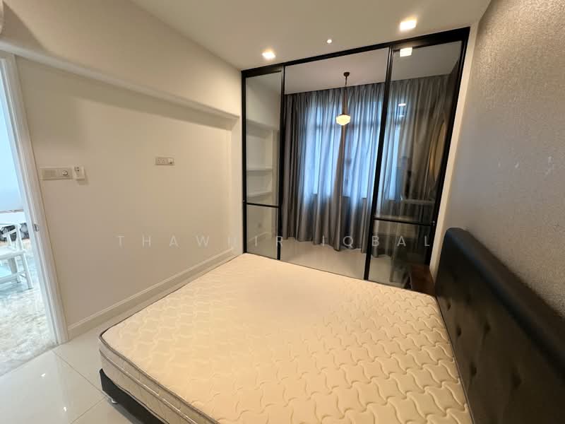 Parc Oasis, 49 Jurong East Avenue 1, 2 Bedrooms, 1,227 sqft, Condominium For Rent, by Thawhir Iqbal, 500177916 - Bedroom - PropertyGuru.com.sg