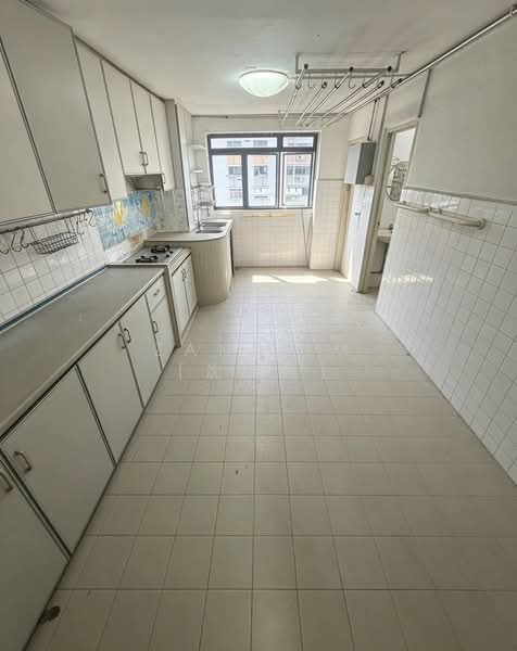 52 New Upper Changi Road, 52 New Upper Changi Road, 3 Bedrooms, 904 sqft, HDB Flat For Sale, by Zan Sim (沈瓒延), 500177919 - Kitchen - PropertyGuru.com.sg