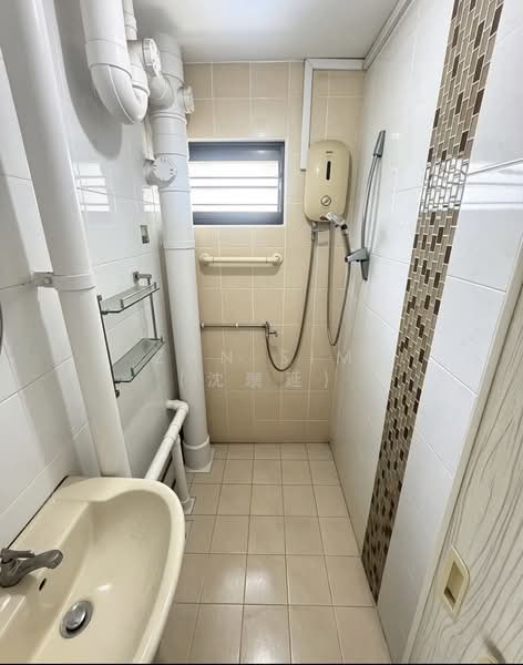 52 New Upper Changi Road, 52 New Upper Changi Road, 3 Bedrooms, 904 sqft, HDB Flat For Sale, by Zan Sim (沈瓒延), 500177919 - Bathroom - PropertyGuru.com.sg