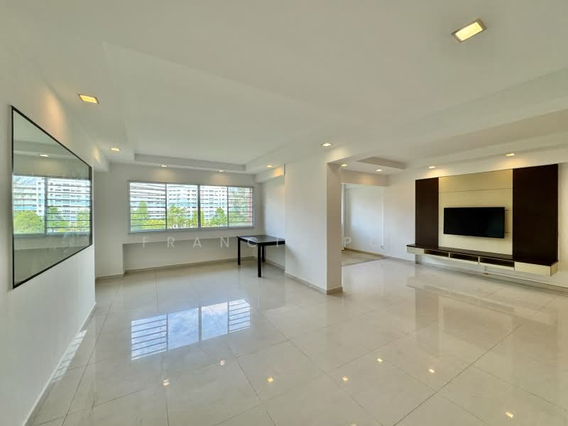 143 Pasir Ris Street 11, 143 Pasir Ris Street 11, 3 Bedrooms, 1,356 sqft, HDB Flat For Sale, by Francis Poh, 500177926 - Living Room - PropertyGuru.com.sg