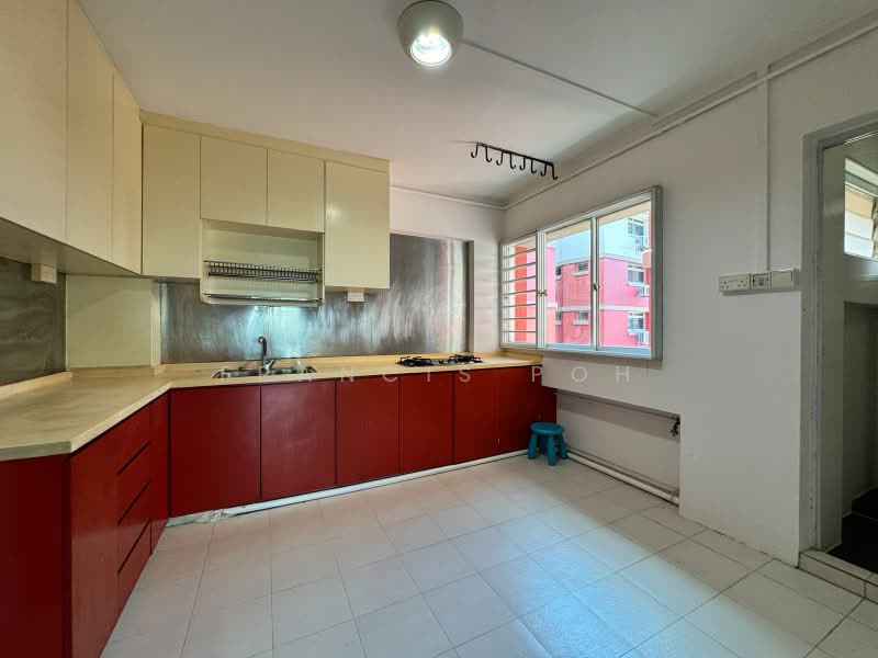 143 Pasir Ris Street 11, 143 Pasir Ris Street 11, 3 Bedrooms, 1,356 sqft, HDB Flat For Sale, by Francis Poh, 500177926 - Kitchen - PropertyGuru.com.sg