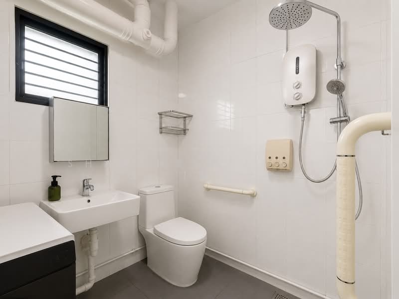 237 Tampines Street 21, 237 Tampines Street 21, Room Rental, 120 sqft, HDB Flat For Rent, by Sharine Tejasvi Loh (罗茗之), 500177928 - Bathroom - PropertyGuru.com.sg