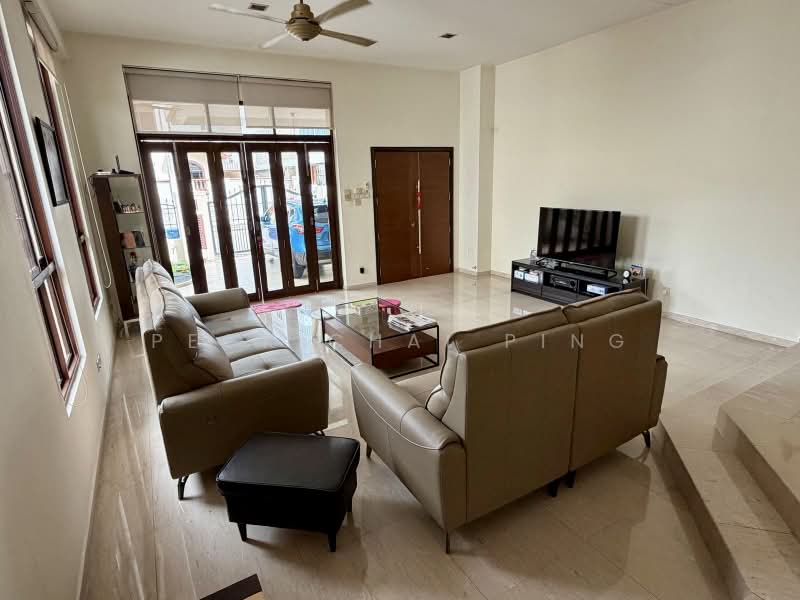 Phillips Ave, Phillips Avenue, 6 Bedrooms, 4,806 sqft, Semi-Detached House For Sale, by Peck Chai Ping, 500177932 - Living Room - PropertyGuru.com.sg