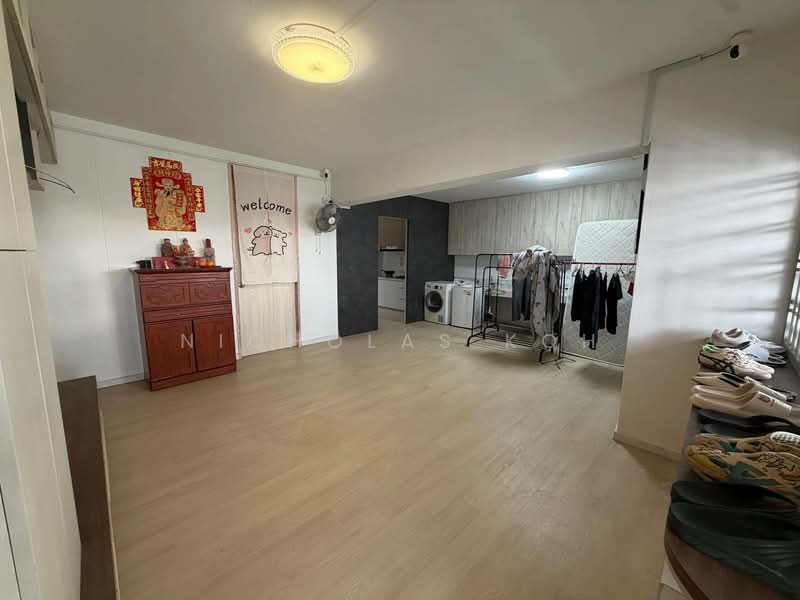723 Jurong West Avenue 5, 723 Jurong West Avenue 5, 3 Bedrooms, 1,119 sqft, HDB Flat For Sale, by Nicholas Koh, 500177935 - Living Room - PropertyGuru.com.sg