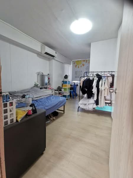 723 Jurong West Avenue 5, 723 Jurong West Avenue 5, 3 Bedrooms, 1,119 sqft, HDB Flat For Sale, by Nicholas Koh, 500177935 - Bedroom - PropertyGuru.com.sg