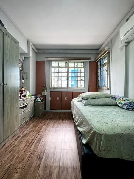 668D Jurong West Street 64, 668D Jurong West Street 64, 3 Bedrooms, 915 sqft, HDB Flat For Sale, by Derek Tay, 500177937 - Master Bedroom with Ensuite Bathroom - PropertyGuru.com.sg