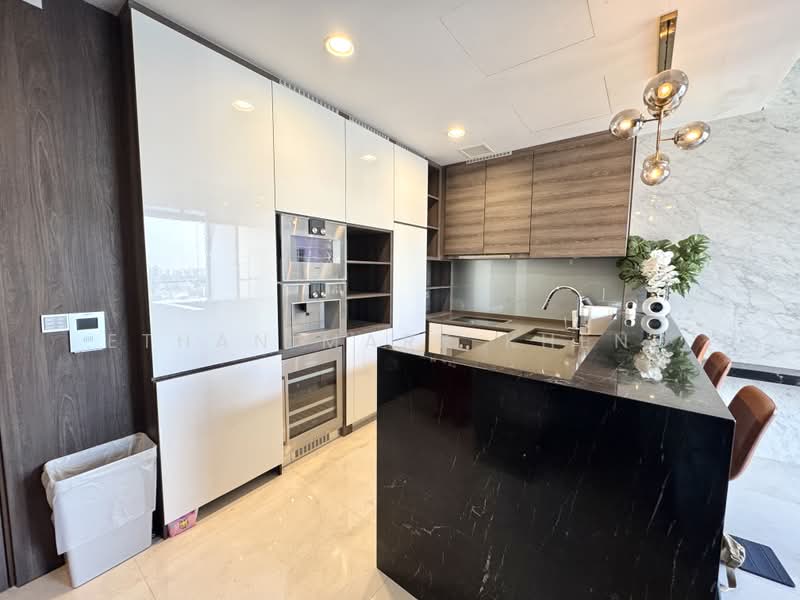 The Scotts Tower, 38 Scotts Road, 2 Bedrooms, 807 sqft, Condominium For Sale, by Ethan Mark Kheng, 500177940 - Kitchen - PropertyGuru.com.sg