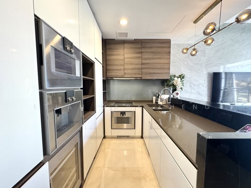 The Scotts Tower, 38 Scotts Road, 2 Bedrooms, 807 sqft, Condominium For Sale, by Ethan Mark Kheng, 500177940 - Kitchen - PropertyGuru.com.sg
