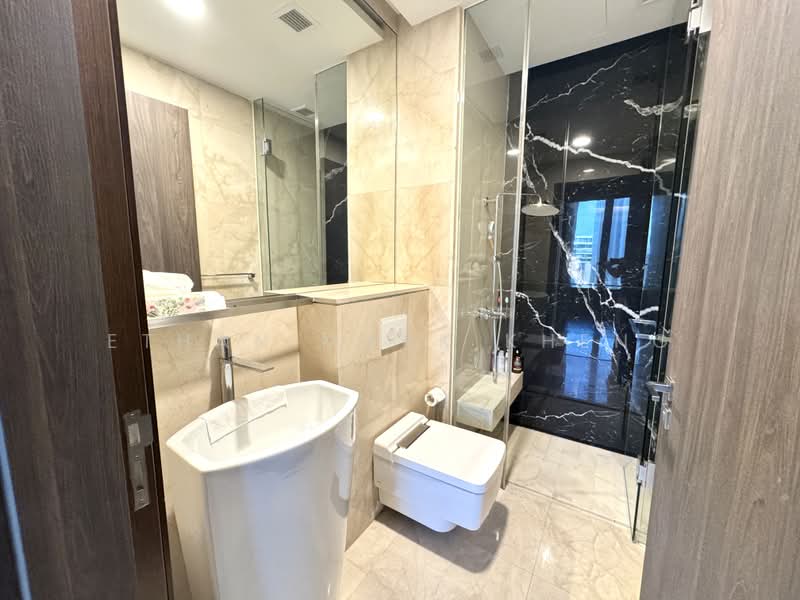 The Scotts Tower, 38 Scotts Road, 2 Bedrooms, 807 sqft, Condominium For Sale, by Ethan Mark Kheng, 500177940 - Bathroom - PropertyGuru.com.sg