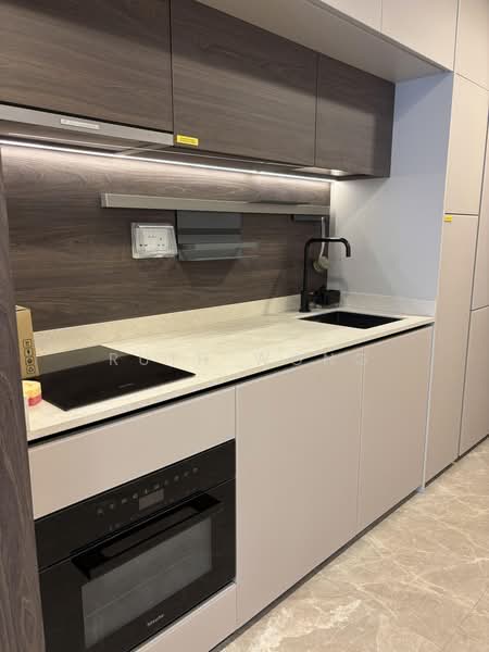 The Reef at King's Dock, 2 Harbourfront Avenue, Studio, 538 sqft, Condominium For Rent, by Ruth Wong, 500177942 - Kitchen - PropertyGuru.com.sg