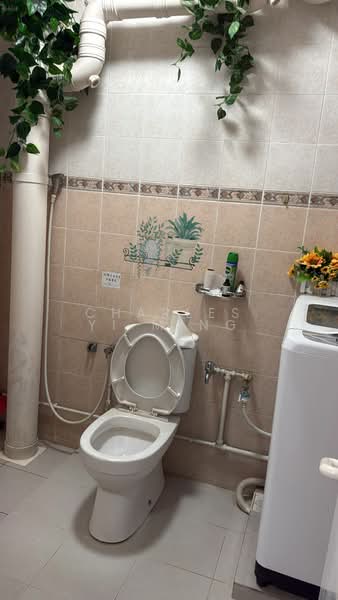 CHEAP 3 MINS AWAY FROM SENGKANG MRT, , Room Rental, 150 sqft, HDB Flat For Rent, by Charles Yi Ming, 500177947 - Bathroom - PropertyGuru.com.sg