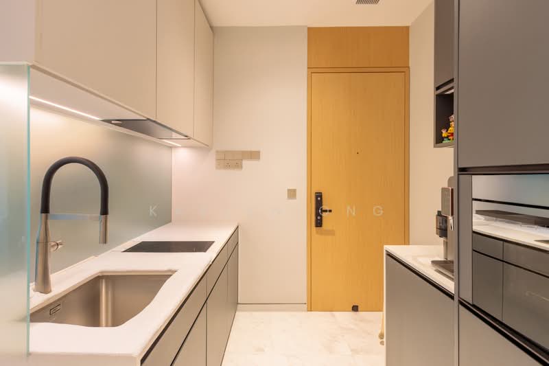 Cairnhill 16, 16 Cairnhill Rise, 2 Bedrooms, 775 sqft, Condominium For Sale, by Kaelyn Ong, 500177964 - Kitchen - PropertyGuru.com.sg