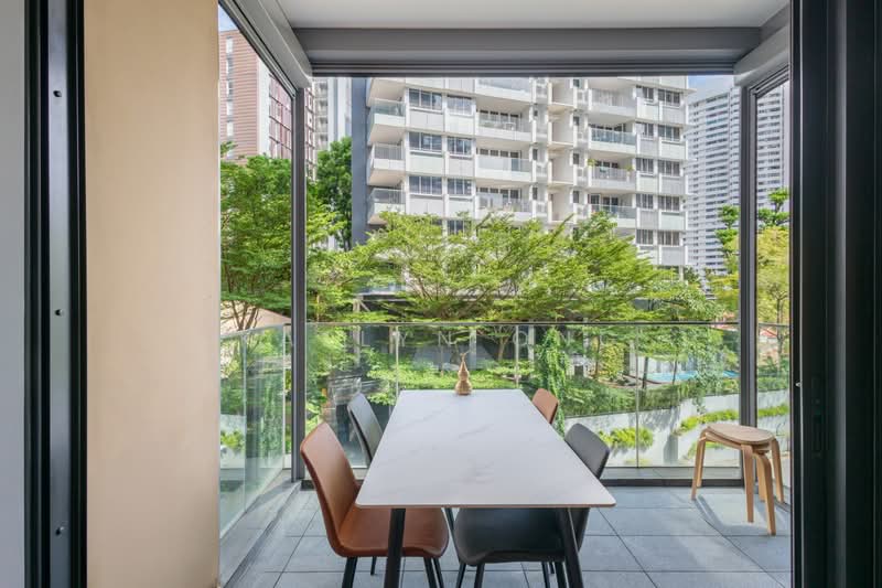 Cairnhill 16, 16 Cairnhill Rise, 2 Bedrooms, 775 sqft, Condominium For Sale, by Kaelyn Ong, 500177964 - Balcony - PropertyGuru.com.sg