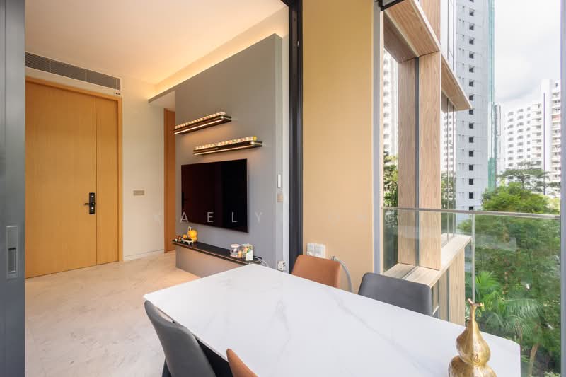 Cairnhill 16, 16 Cairnhill Rise, 2 Bedrooms, 775 sqft, Condominium For Sale, by Kaelyn Ong, 500177964 - Dining Room - PropertyGuru.com.sg