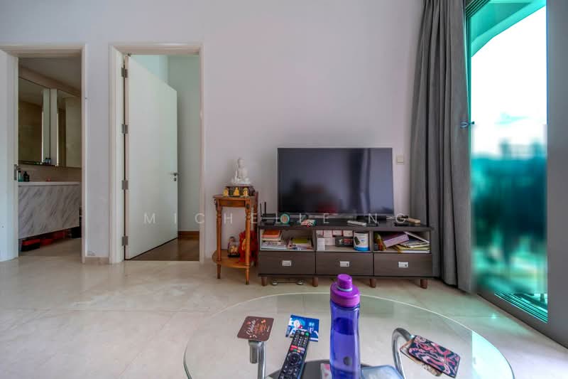 Kingsford Hillview Peak, 105 Hillview Rise, 2 Bedrooms, 603 sqft, Condominium For Sale, by Michelle Ng, 500177967 - Living Room - PropertyGuru.com.sg