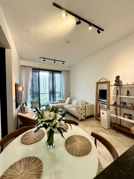 Martin Modern, 10 Martin Place, 2 Bedrooms, 883 sqft, Apartment For Sale, by Geraldine Gn, 500177969 - Living Room - PropertyGuru.com.sg