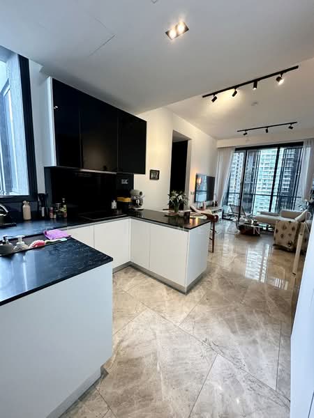 Martin Modern, 10 Martin Place, 2 Bedrooms, 883 sqft, Apartment For Sale, by Geraldine Gn, 500177969 - Kitchen - PropertyGuru.com.sg