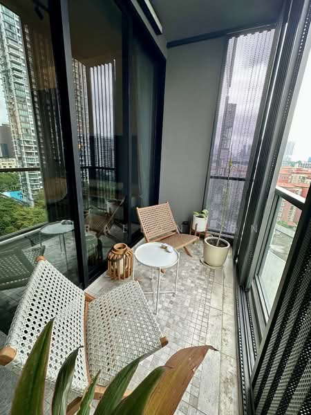 Martin Modern, 10 Martin Place, 2 Bedrooms, 883 sqft, Apartment For Sale, by Geraldine Gn, 500177969 - Balcony - PropertyGuru.com.sg