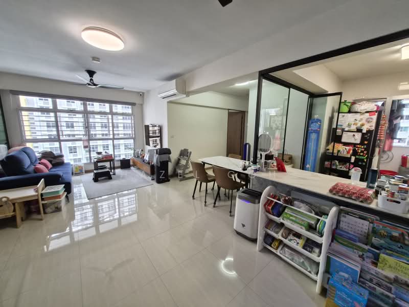 408B Northshore Drive, 408B Northshore Drive, 3 Bedrooms, 1,012 sqft, HDB Flat For Sale, by Hazel Goh, 500177986 - Living Room - PropertyGuru.com.sg