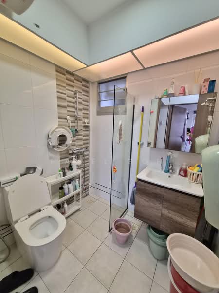 408B Northshore Drive, 408B Northshore Drive, 3 Bedrooms, 1,012 sqft, HDB Flat For Sale, by Hazel Goh, 500177986 - Bathroom - PropertyGuru.com.sg