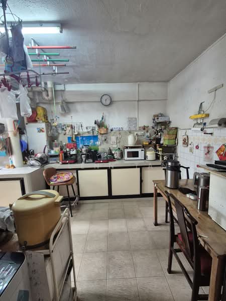 548 Jurong West Street 42, 548 Jurong West Street 42, 3 Bedrooms, 1,593 sqft, HDB Flat For Sale, by Glenn Tan, 500177993 - Kitchen - PropertyGuru.com.sg