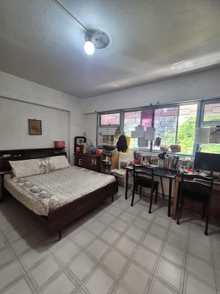 548 Jurong West Street 42, 548 Jurong West Street 42, 3 Bedrooms, 1,593 sqft, HDB Flat For Sale, by Glenn Tan, 500177993 - Bedroom - PropertyGuru.com.sg