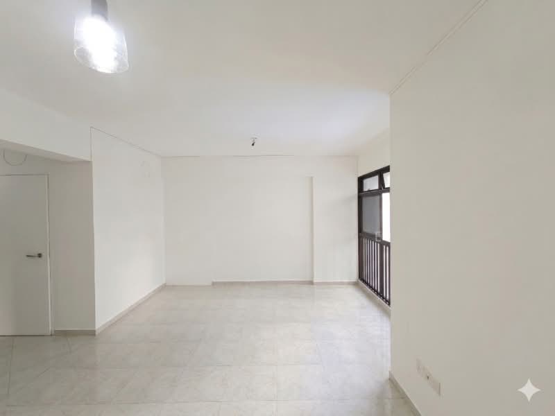 152 Lorong 2 Toa Payoh, 152 Lorong 2 Toa Payoh, 3 Bedrooms, 979 sqft, HDB Flat For Sale, by Jensen Lee, 500177996 - Living Room - PropertyGuru.com.sg