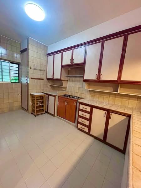 Ridgewood Condominium, 1 Ridgewood Close, 3 Bedrooms, 1,980 sqft, Condominium For Sale, by Andrea Lim, 500177999 - Kitchen - PropertyGuru.com.sg