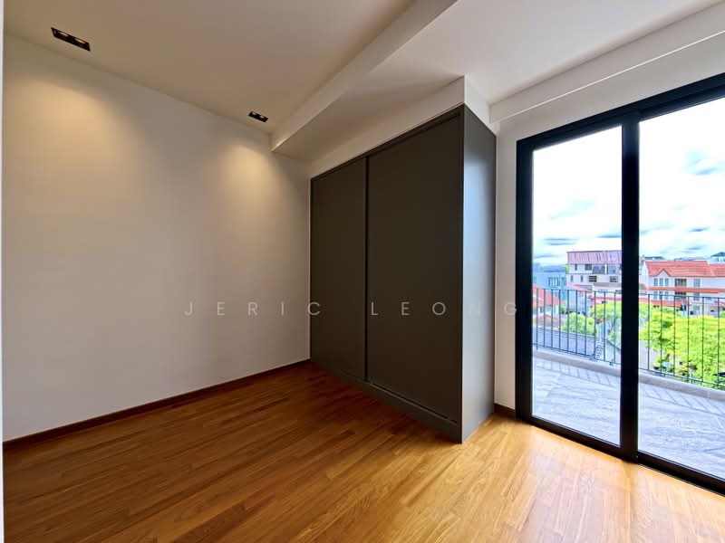 ❤️ DEALMAKERS ✨ BRAND NEW LANDED!, Sembawang Road / Jalan Sankam / Yishun, 5 Bedrooms, 4,834 sqft, Terraced House For Sale, by Jeric Leong, 500178001 - Balcony - PropertyGuru.com.sg