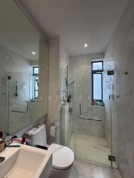 Astrid Meadows, 52 Coronation Road West, 3 Bedrooms, 1,356 sqft, Condominium For Rent, by Karen Tan, 500178007 - Bathroom - PropertyGuru.com.sg