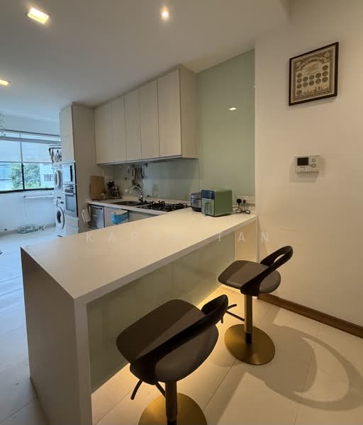 Astrid Meadows, 52 Coronation Road West, 3 Bedrooms, 1,356 sqft, Condominium For Rent, by Karen Tan, 500178007 - Kitchen - PropertyGuru.com.sg