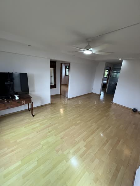 305 Clementi Avenue 4, 305 Clementi Avenue 4, 3 Bedrooms, 990 sqft, HDB Flat For Sale, by Nick C.S Teo, 500178012 - Living Room - PropertyGuru.com.sg