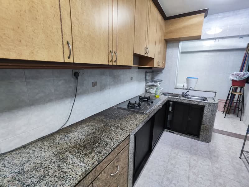 628 Jurong West Street 65, 628 Jurong West Street 65, 4 Bedrooms, 1,400 sqft, HDB Flat For Rent, by Gina Tng, 500178017 - Kitchen - PropertyGuru.com.sg