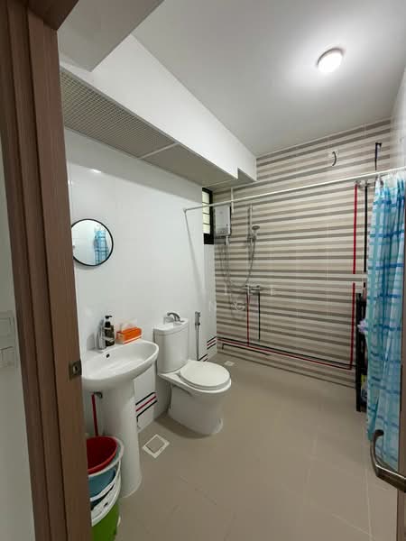 420A Northshore Drive, 420A Northshore Drive, 3 Bedrooms, 1,011 sqft, HDB Flat For Rent, by Coralle Wong, 500178033 - Bathroom - PropertyGuru.com.sg